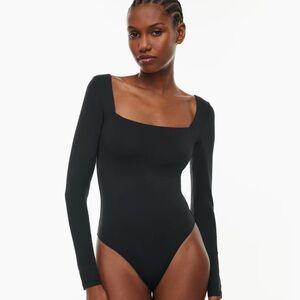 Aritzia Babaton contour square neck long sleeve bodysuit